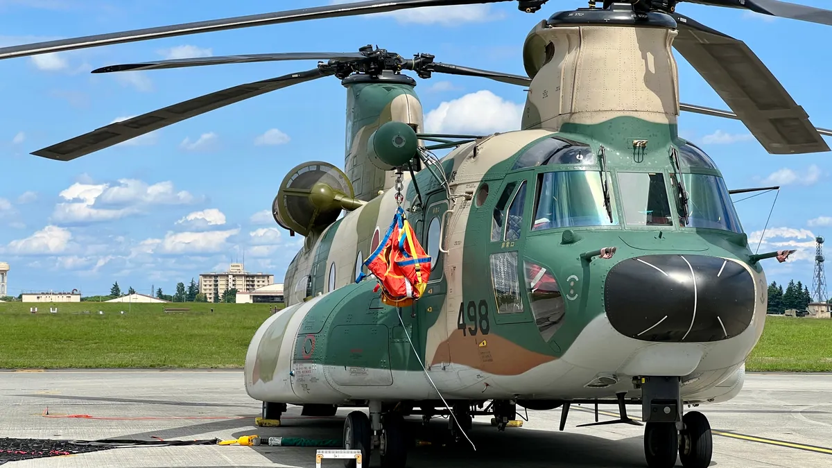 CH-47J CHINOOK