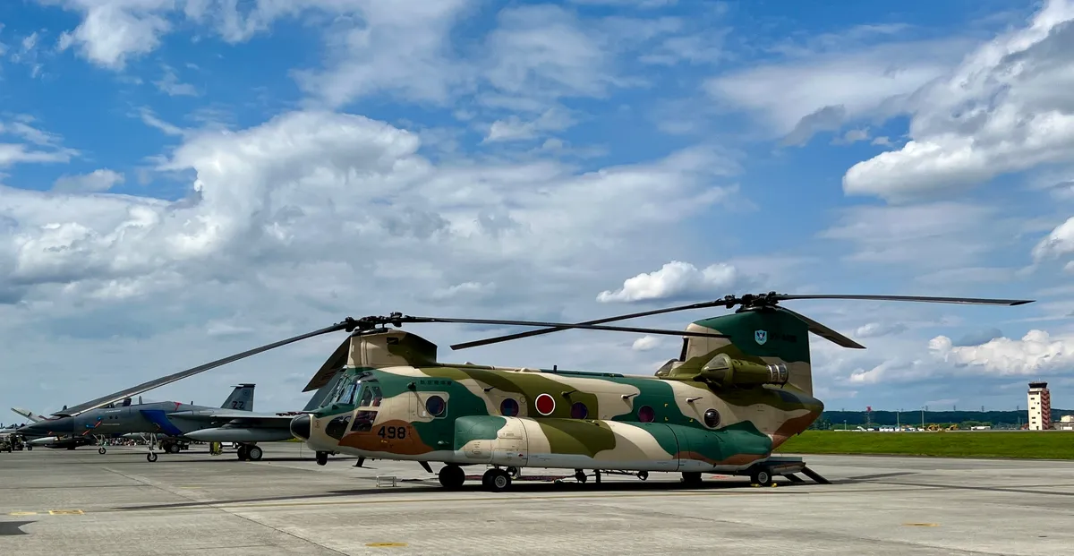 CH-47J CHINOOK