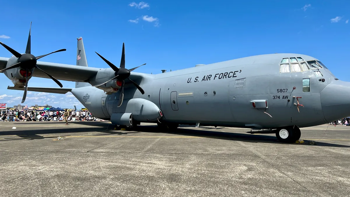 C-130J 수송기