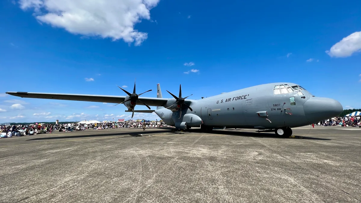 C-130J 수송기