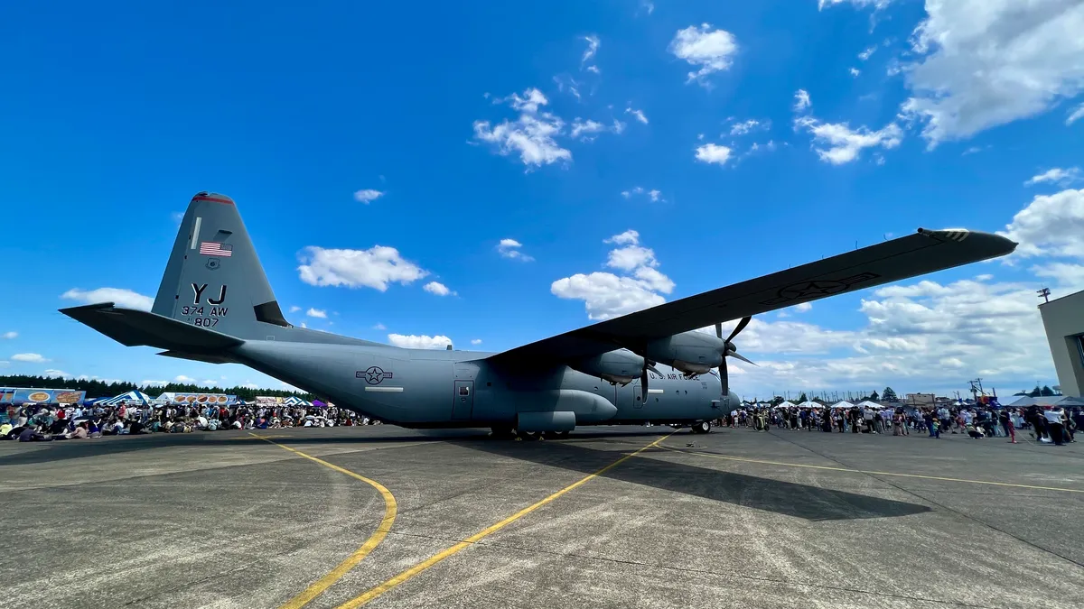 C-130J 수송기