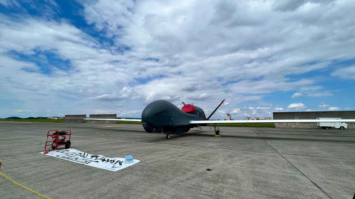 RQ-4 GLOBAL HAWK